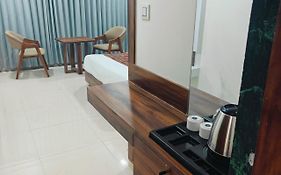 Hotel Maple Leaf
